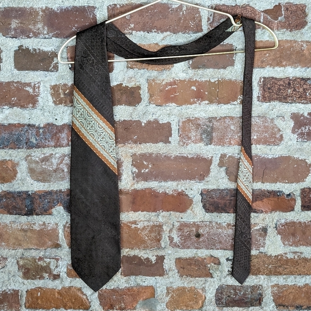 Vintage Brown, Orange, & Tan‎ Geometric Diagonal Stripe Tie